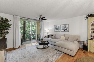 1100 Scotia Dr in Hypoluxo, FL - Building Photo - Building Photo