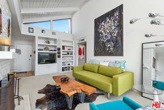 1340 S Beverly Glen Blvd in Los Angeles, CA - Building Photo - Building Photo