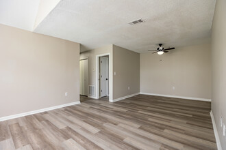 Salem Glen in Conyers, GA - Building Photo - Interior Photo