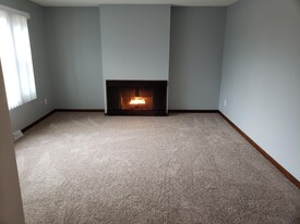 1391 S Center Rd in Saginaw, MI - Building Photo