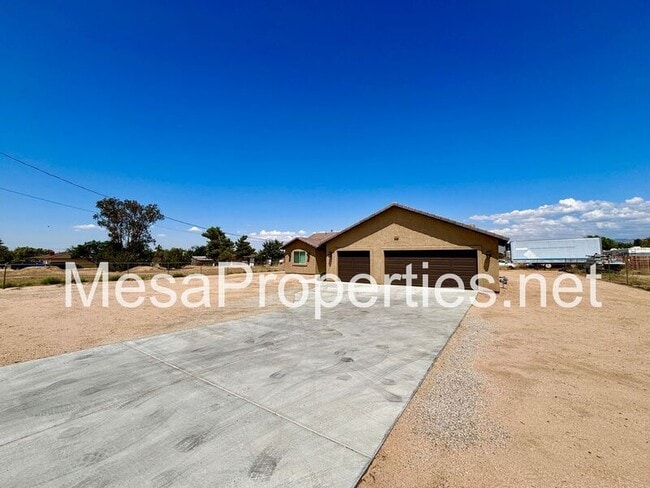 8135 Seventh Ave in Hesperia, CA - Building Photo - Building Photo