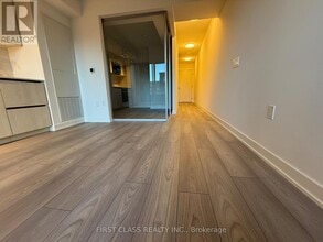 110 Broadway Ave in Toronto, ON - Building Photo - Building Photo