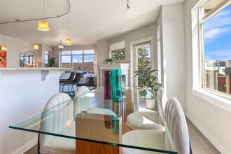 900 Aurora Ave N in Seattle, WA - Building Photo - Building Photo