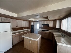 289 Vallarte Dr in Henderson, NV - Building Photo - Building Photo