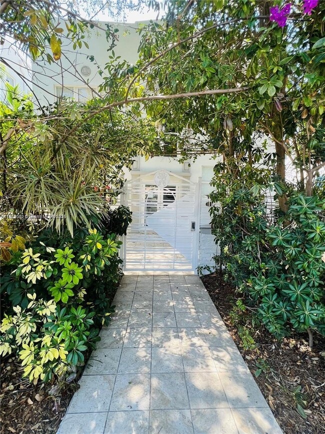 property at 1550 Drexel Ave
