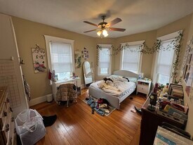 223 Holland St, Unit 3 in Somerville, MA - Building Photo