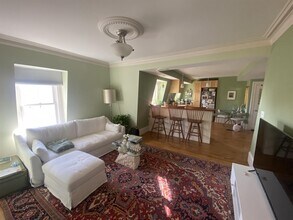 9 Claremon St, Unit 2 in Somerville, MA - Building Photo - Building Photo