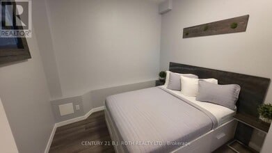 82 Albert St N in Orillia, ON - Building Photo - Building Photo