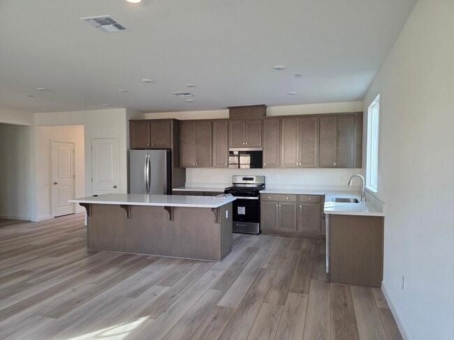 2142 Hunter Crk Dr in Lincoln, CA - Building Photo - Building Photo