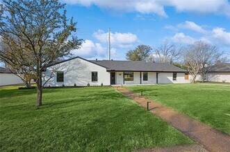 12417 Quincy Ln in Dallas, TX - Building Photo - Building Photo