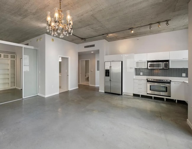 133 NE 2nd Ave, Unit 912 in Miami, FL - Foto de edificio - Building Photo