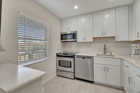 1 Abbey Ln in Delray Beach, FL - Foto de edificio - Building Photo