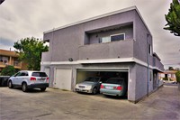 247 W 12th St in San Pedro, CA - Foto de edificio - Building Photo