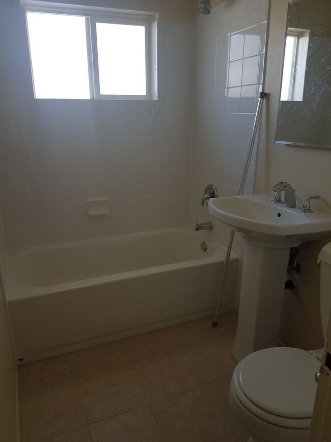 566-568 Emory St in Imperial Beach, CA - Building Photo - Building Photo