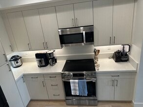 22 E Sunset St in Long Beach, CA - Building Photo - Building Photo