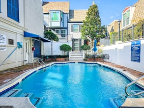 811 Lovett Blvd, Unit 25 in Houston, TX - Foto de edificio - Building Photo