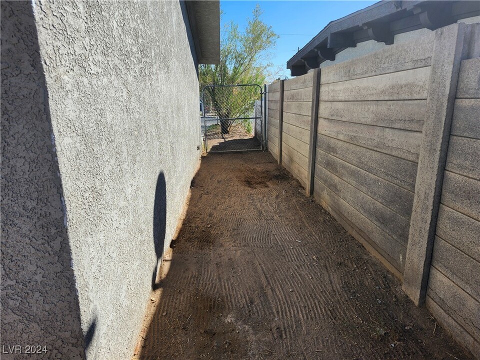 3309 N Crawford St in North Las Vegas, NV - Building Photo