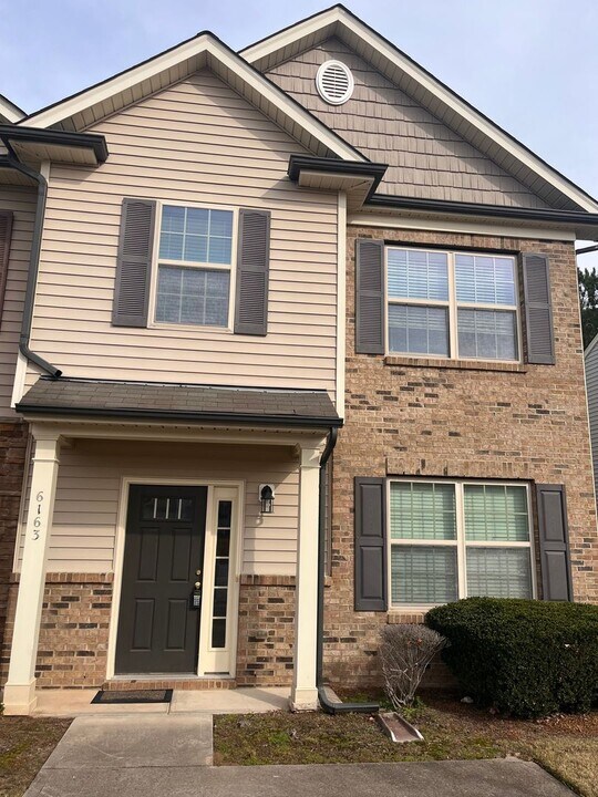 6163 Neuse Wood Dr in Raleigh, NC - Building Photo