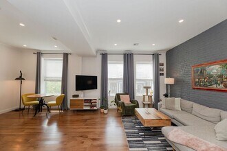 966 Summit Ave in Jersey City, NJ - Building Photo - Building Photo
