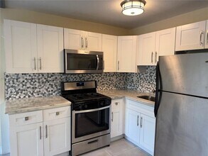 14500 SW 88th Ave, Unit 141 in Palmetto Bay, FL - Building Photo - Building Photo
