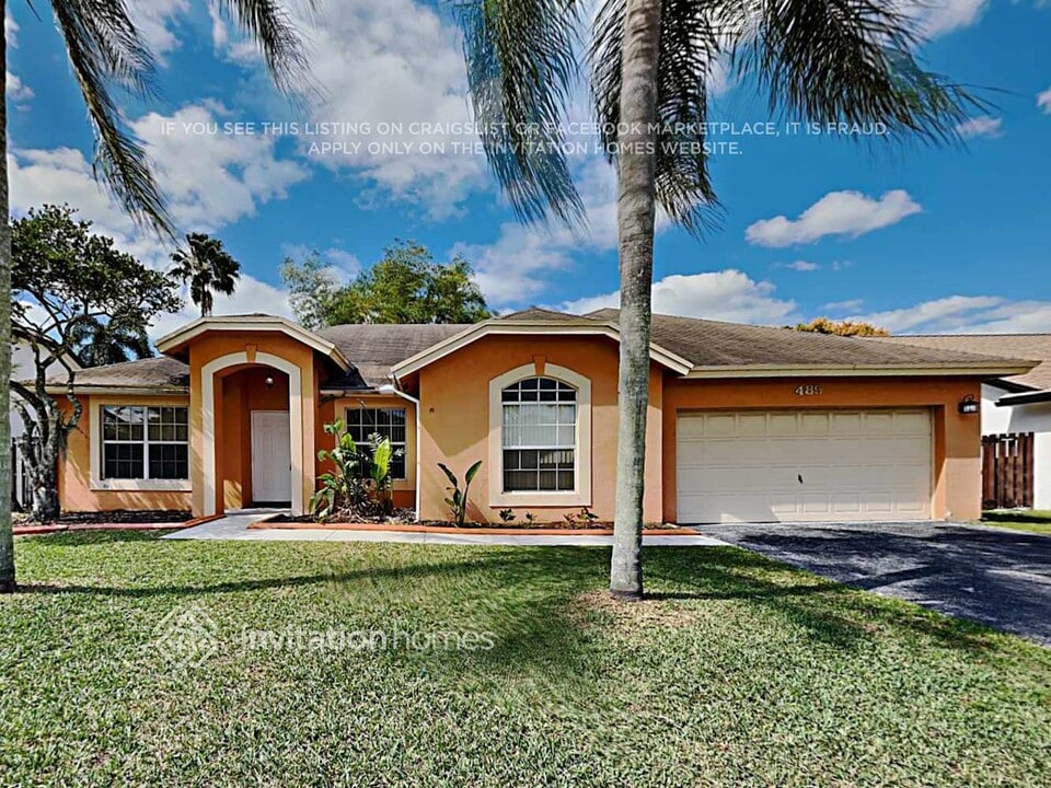 485 Greaton Ave in Davie, FL - Building Photo