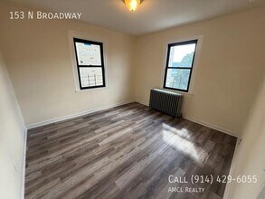 153 N Broadway in Yonkers, NY - Building Photo - Building Photo