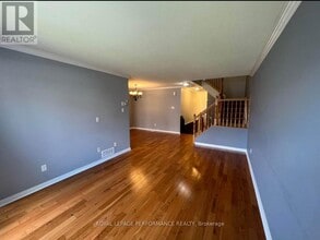 521 Louis Toscano Dr in Ottawa, ON - Building Photo - Building Photo