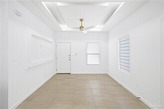 16 West Dr in Edinburg, TX - Foto de edificio - Building Photo