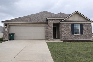 3753 Barn Owl Dr in Lake Charles, LA - Building Photo