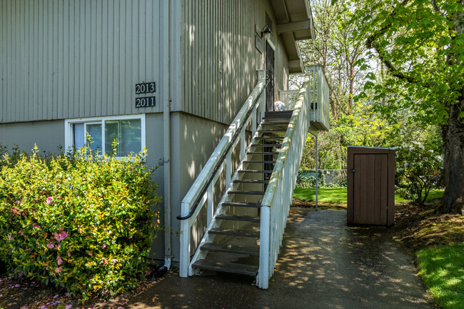 Westmoreland Village Condominiums in Eugene, OR - Building Photo - Building Photo