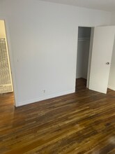 5853 Virginia Ave in Los Angeles, CA - Foto de edificio - Building Photo