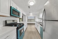 9750 Guest St photo'