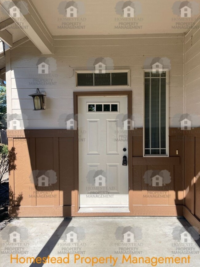property at 470-472 Ecols St S