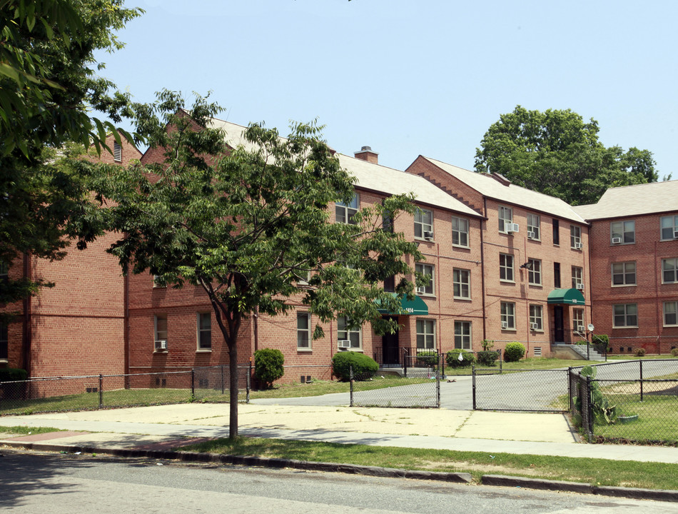 Tel-Court Cooperative in Washington, DC - Building Photo