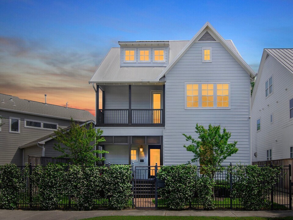 4533 Polk St in Houston, TX - Building Photo