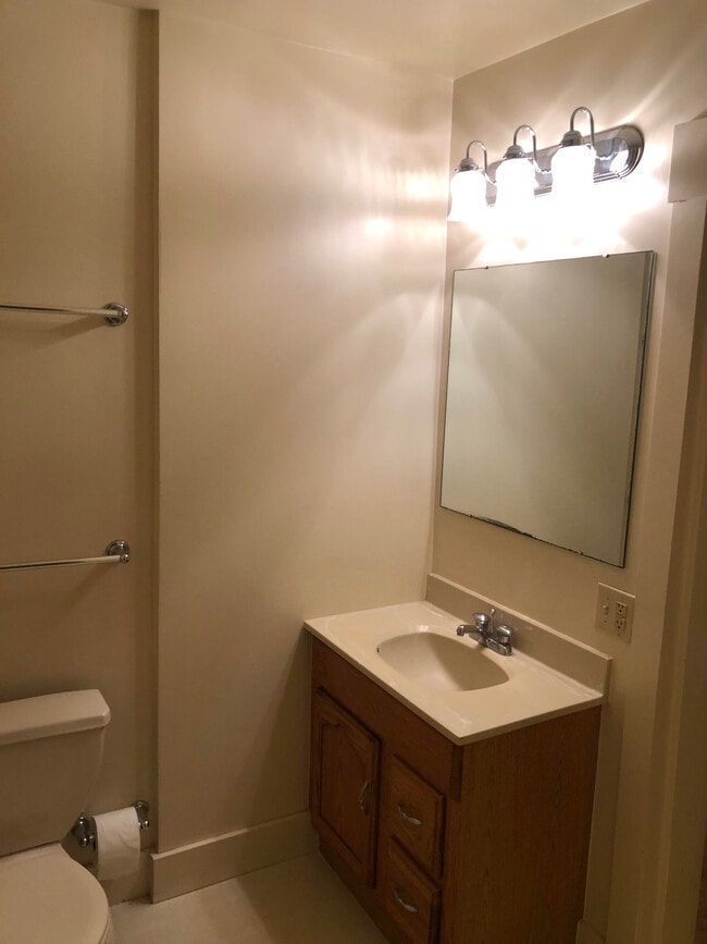 115 Market St, Unit Apt #1 in Brookville, OH - Foto de edificio - Building Photo