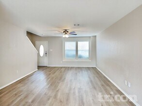 11319 Saratoga Coach in San Antonio, TX - Building Photo - Building Photo