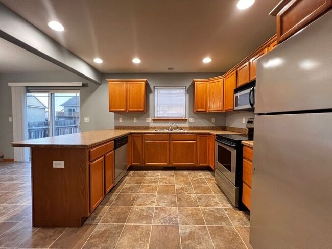 162 War Admiral Lane in North Liberty, IA - Building Photo - Building Photo