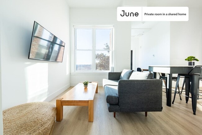 Room in Shared 4 bed/2 bath home, Unit B in Washington, DC - Building Photo - Building Photo