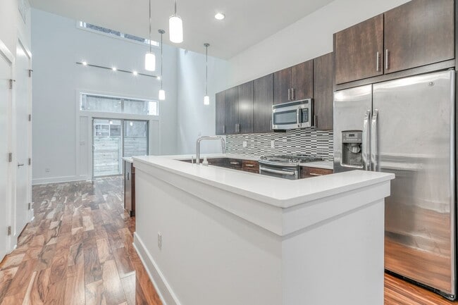 property at 7 Bank St