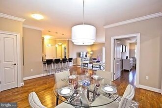 6301 Edsall Rd in Alexandria, VA - Foto de edificio - Building Photo