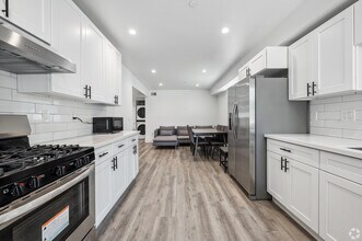 3001 Van Buren Pl in Los Angeles, CA - Building Photo - Building Photo