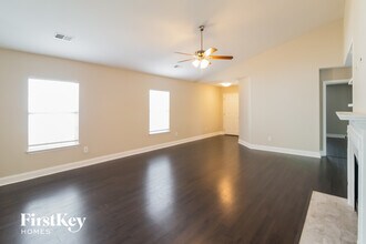 7916 Long Shadow Ln in North Charleston, SC - Building Photo - Building Photo