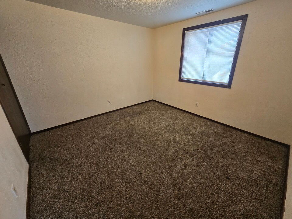 410 W 3rd St in Sioux City, IA - Building Photo