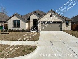 1862 Silver Birch Rd in Waxahachie, TX - Building Photo