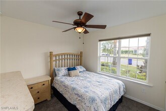 2964 Royal Gardens Ave in Ft. Myers, FL - Building Photo - Building Photo