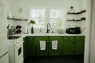 2526 S Madison St in Bloomington, IN - Foto de edificio - Building Photo