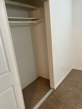 3695 Fargo St-Unit -B in West Richland, WA - Building Photo - Building Photo