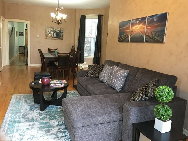 1339 N Western Ave in Chicago, IL - Building Photo - Building Photo