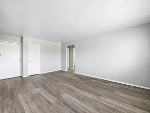 1412 72nd Ave in Philadelphia, PA - Building Photo - Building Photo